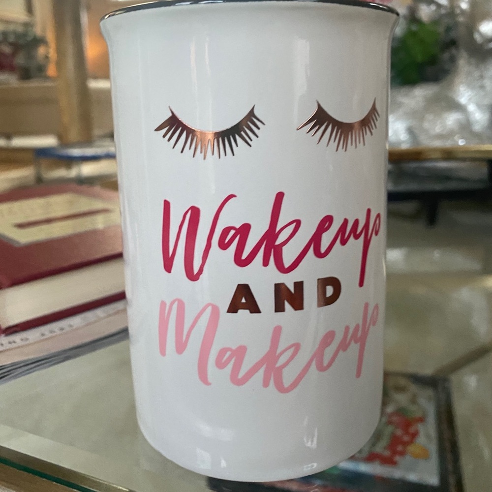 Wake up and make up brush holder